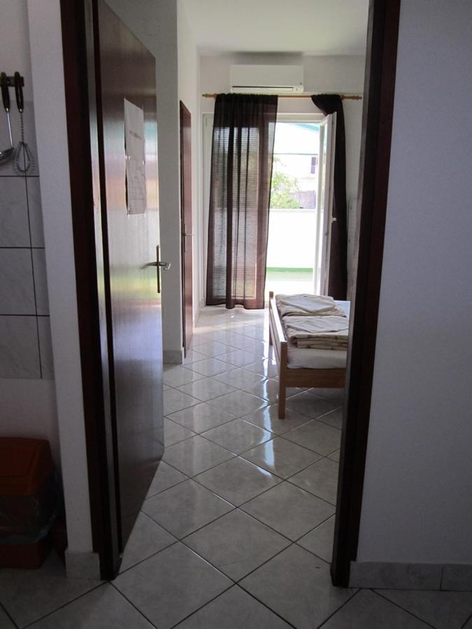 Apartmani Lukacic Biograd Na Moru Esterno foto