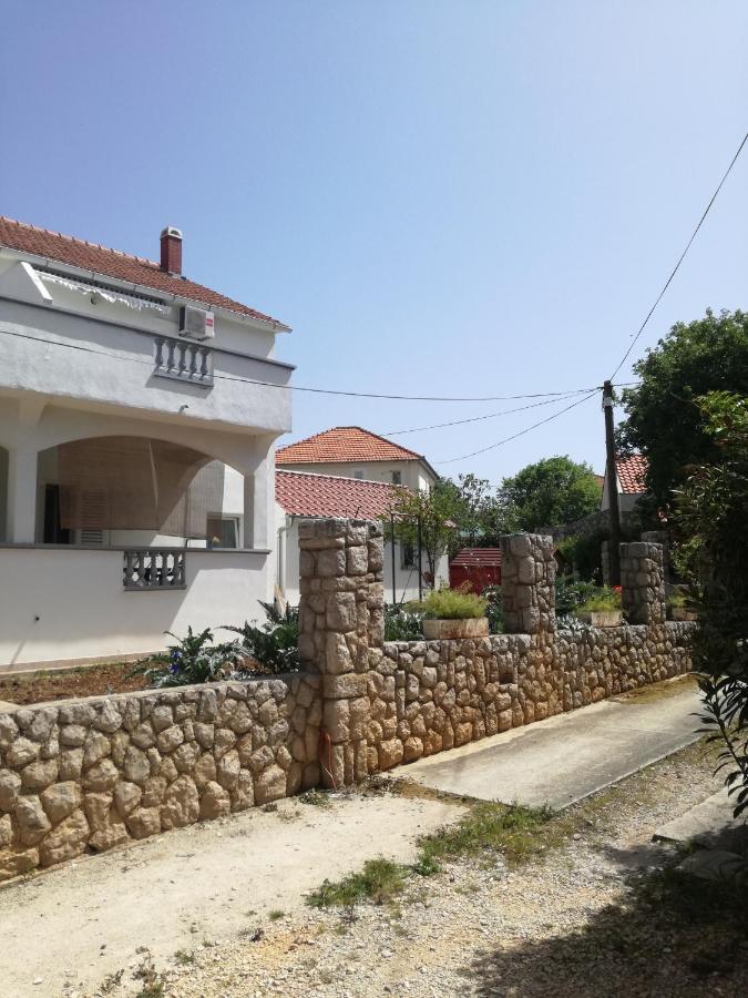 Apartmani Lukacic Biograd Na Moru Esterno foto